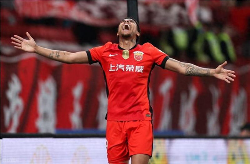 上港暴殄天物！刚放走古斯塔沃，中超各队就疯狂哄抢，或加盟重庆