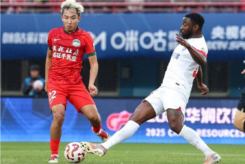 喜讯！北京国安后防迎来补强，盯上河南队“万金油”，球迷乐开花