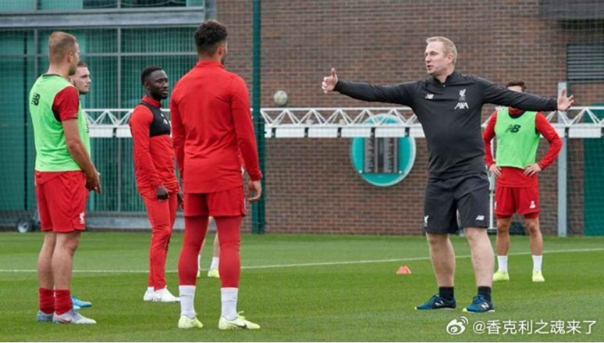 界外球教练格罗恩马克称愿重返利物浦，曾助球队五年夺七冠