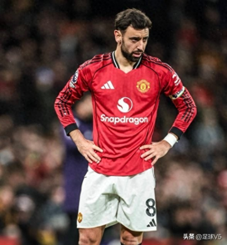 曼联中场瘫痪！B费伤缺5-6场，曼市德比悬了，阿莫林紧急调整战术