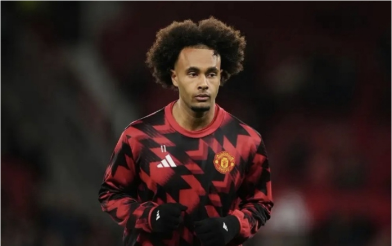 摆烂！曼联24岁懒王献战犯表演：7项数据挂零 场上蠕动+跑都不想跑