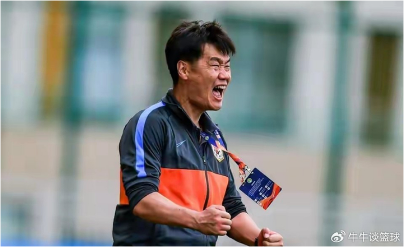 李霄鹏很抢手！5家俱乐部抛出橄榄枝，鲁媒：人脉广是最大强项