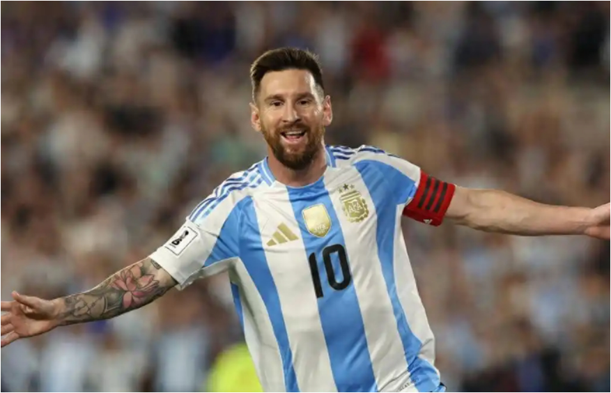 权威媒体排足坛历史前十！三大球王霸榜，C罗排名意外，大罗无缘