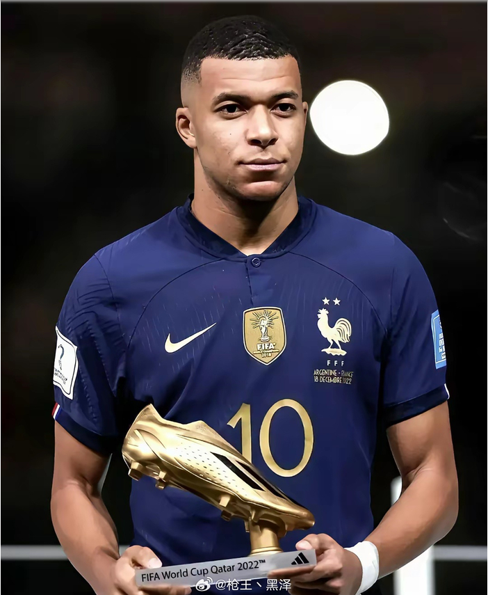 姆巴佩两届世界杯进12球追平贝利，距克洛泽纪录仅差4球