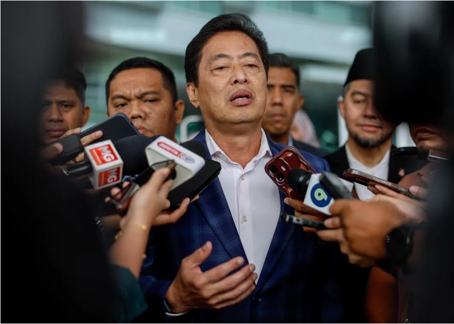 涉嫌收贿158万与跑车 马国反贪会调查前部长