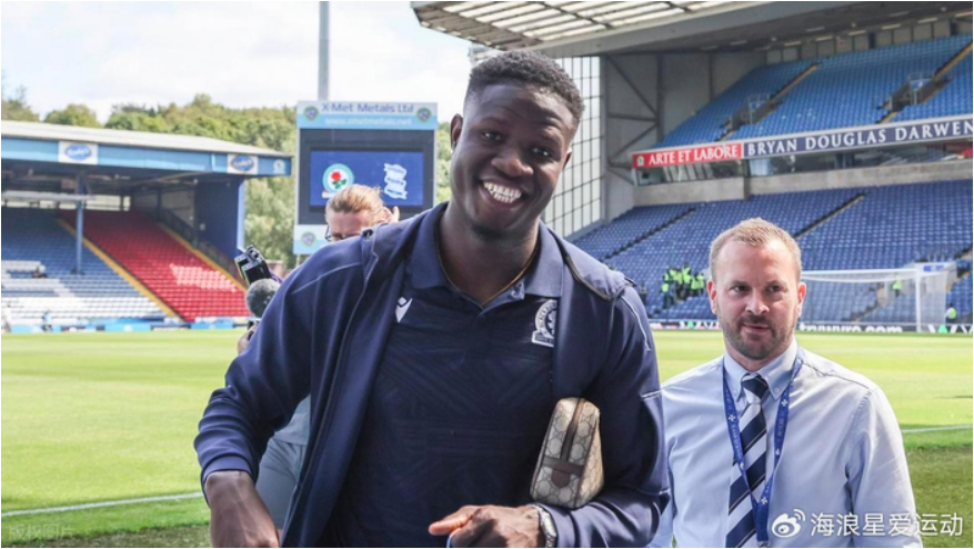 申花豪掷250万欧！1米95大中锋空降中超！上赛季英冠8球6助攻！