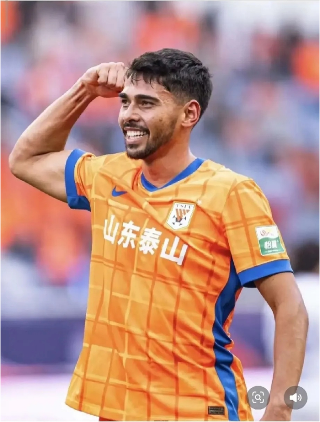 中场外援泡汤？泰山球迷会“官宣”马德鲁加留队，洛佩斯解约金没少花