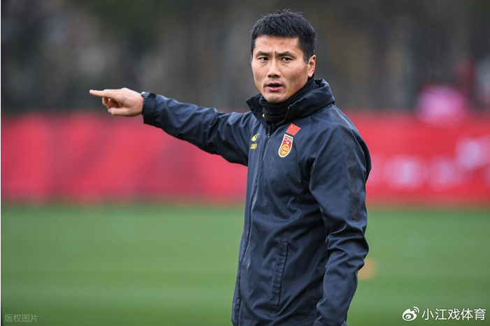 胆识！邵佳一刚一上任就启用遭国足封杀之人，前4任主帅都不敢用
