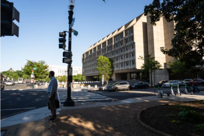 因存在欺诈嫌疑 五个蓝州逾百亿福利资金被冻结