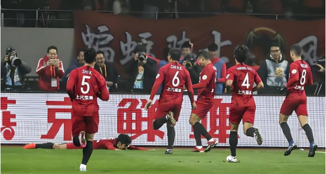 颜骏凌首次以新身份亮相！已同时公开发声确认，上港球迷点赞支持