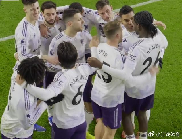 2-2！英超争四一夜大变：曼联反超切尔西，1黑马进前五，6队差3分