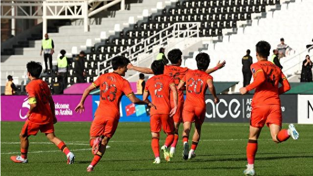 U23亚洲杯｜定位球建功，门将李昊开挂，U23国足离淘汰赛越来越近