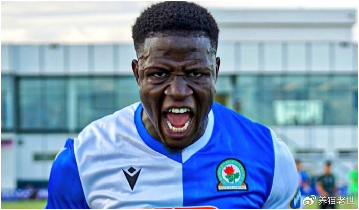 有钱真好！上海申花180万欧买断英冠非洲锋霸，17场0球遭球迷质疑