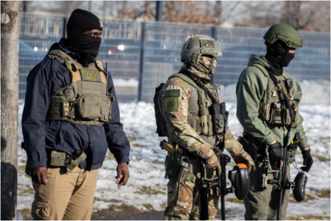 DHS：被古德驾车撞到的ICE特工躯干内出血