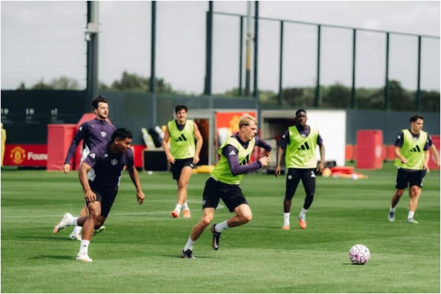 记者：赫尔城想免费租曼联中场科利尔，因禁令不能付租借费