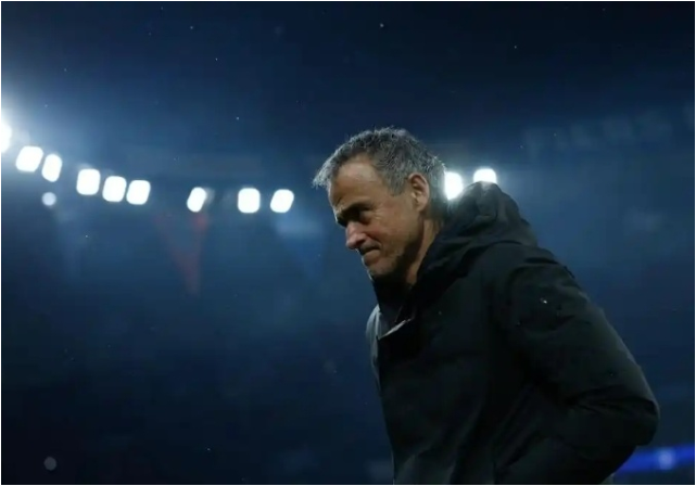 恩里克：下半场球队掌控了比赛，希望登贝莱展现更好防守能力