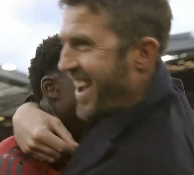 梅努本赛季首次英超首发状态回暖，赛后和卡里克紧紧拥抱