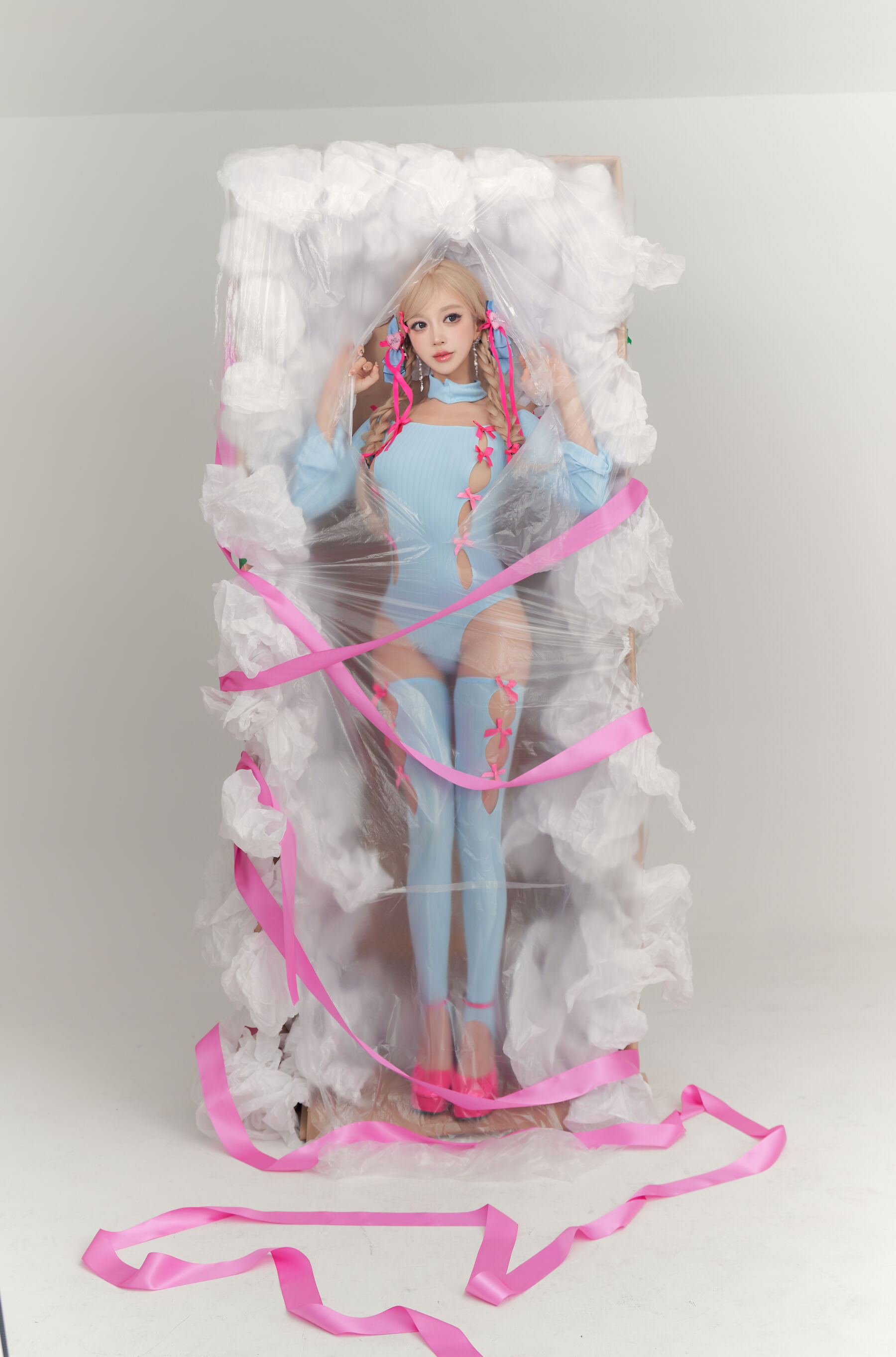 過期米線線喵《異世界玩偶》