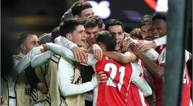 0-1爆冷！1-1绝平！诺丁汉森林倒下，波尔图翻车，维拉提前晋级