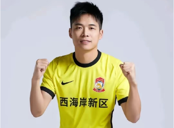 再迎强援！津门虎或锁定山东泰山国脚中场，球迷：放手也是一种爱