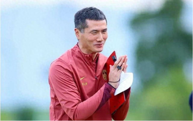 2-2！国足险爆冷亚洲第5，补时连丢2球憾平！邵佳一对决卡纳瓦罗