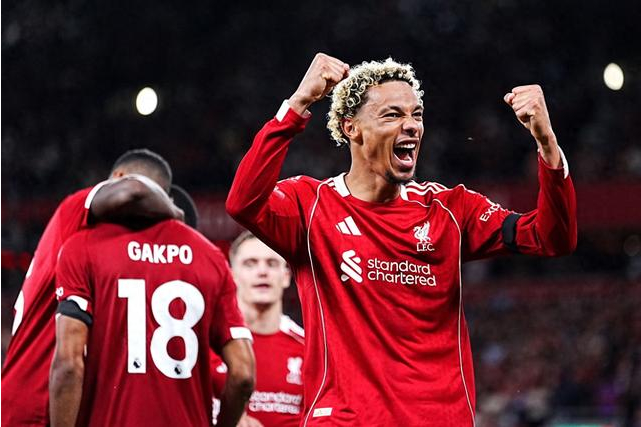欧冠关键战！利物浦赢球将直通16强 5场0球萨拉赫期待破荒