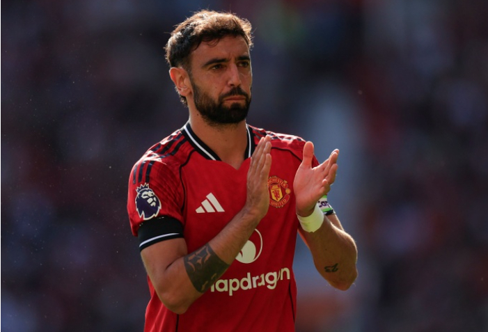 索要40万周薪！曼联核心未来突变，计算未来，高层担忧