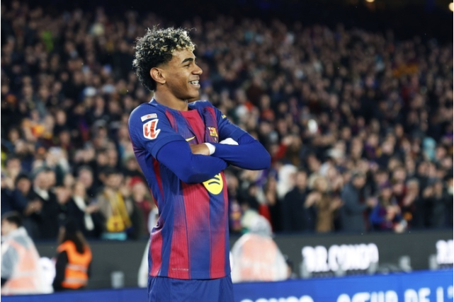 足坛未来是他的！18岁亚马尔创造进球数达100，比同龄梅罗成绩好