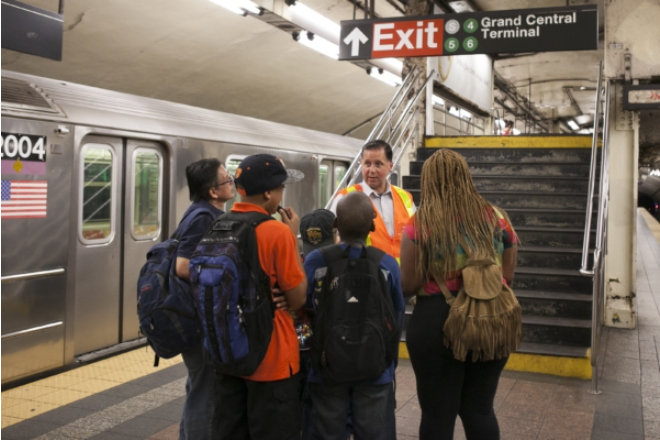 长岛15岁男孩去纽约市失踪 母亲心急如焚