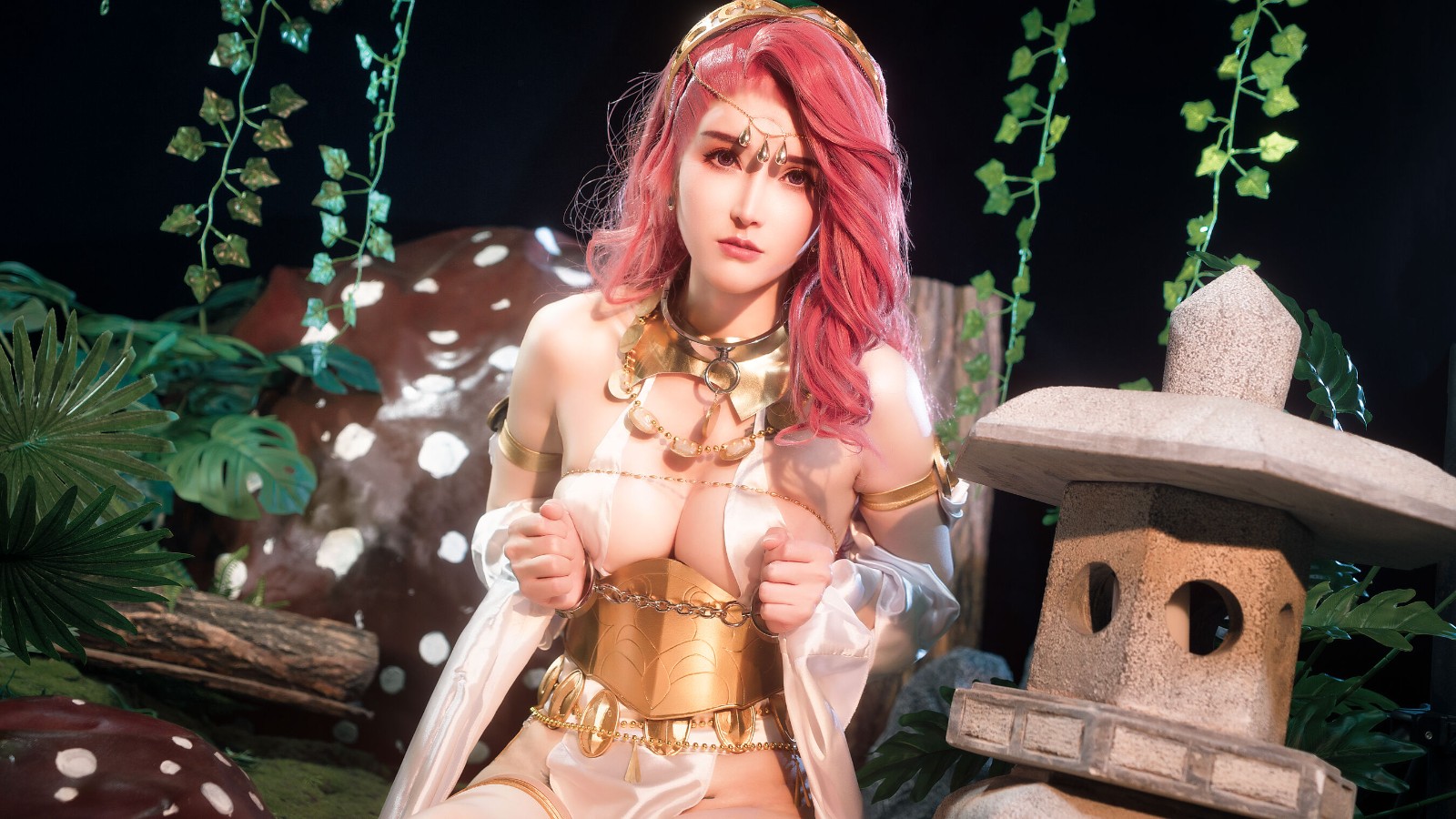 鹿八歳《哥布林女王》