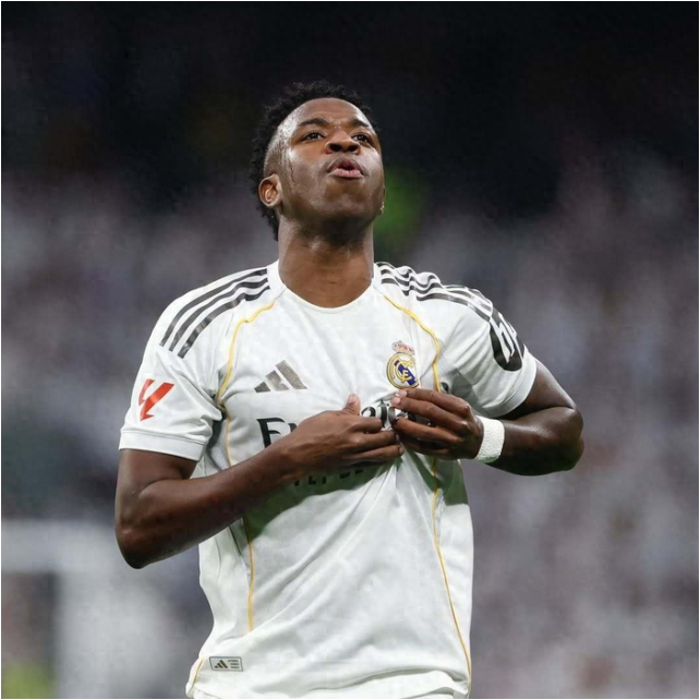 3-2！2-2！足坛一夜太刺激，两队绝杀，曼联收获连胜，曼城又丢分