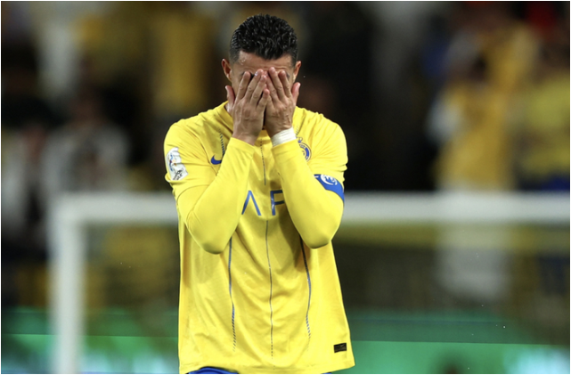 曝沙特高层无意处罚C罗！希望他赶紧结束罢赛 惊讶他竟然如此生气