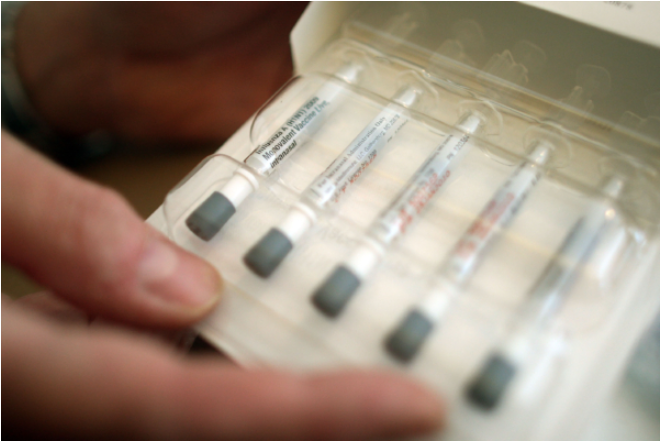 中国疫苗龙头企业出现亏损 最多净利下滑780%