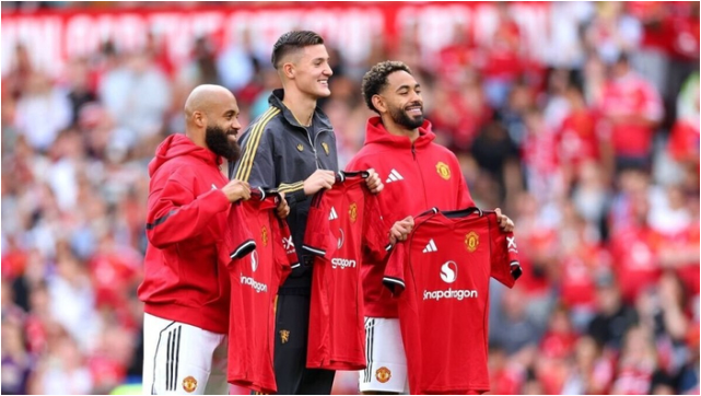 内维尔：谢什科之前只是配角，打进这种球太有曼联风格了