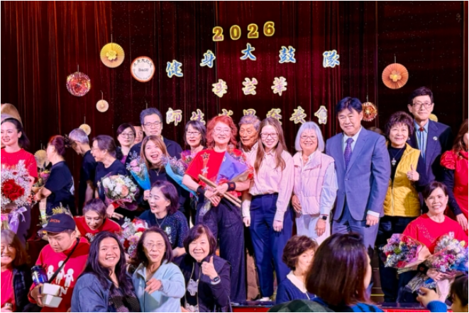 李芸华健身大鼓队举办师生成果发表会