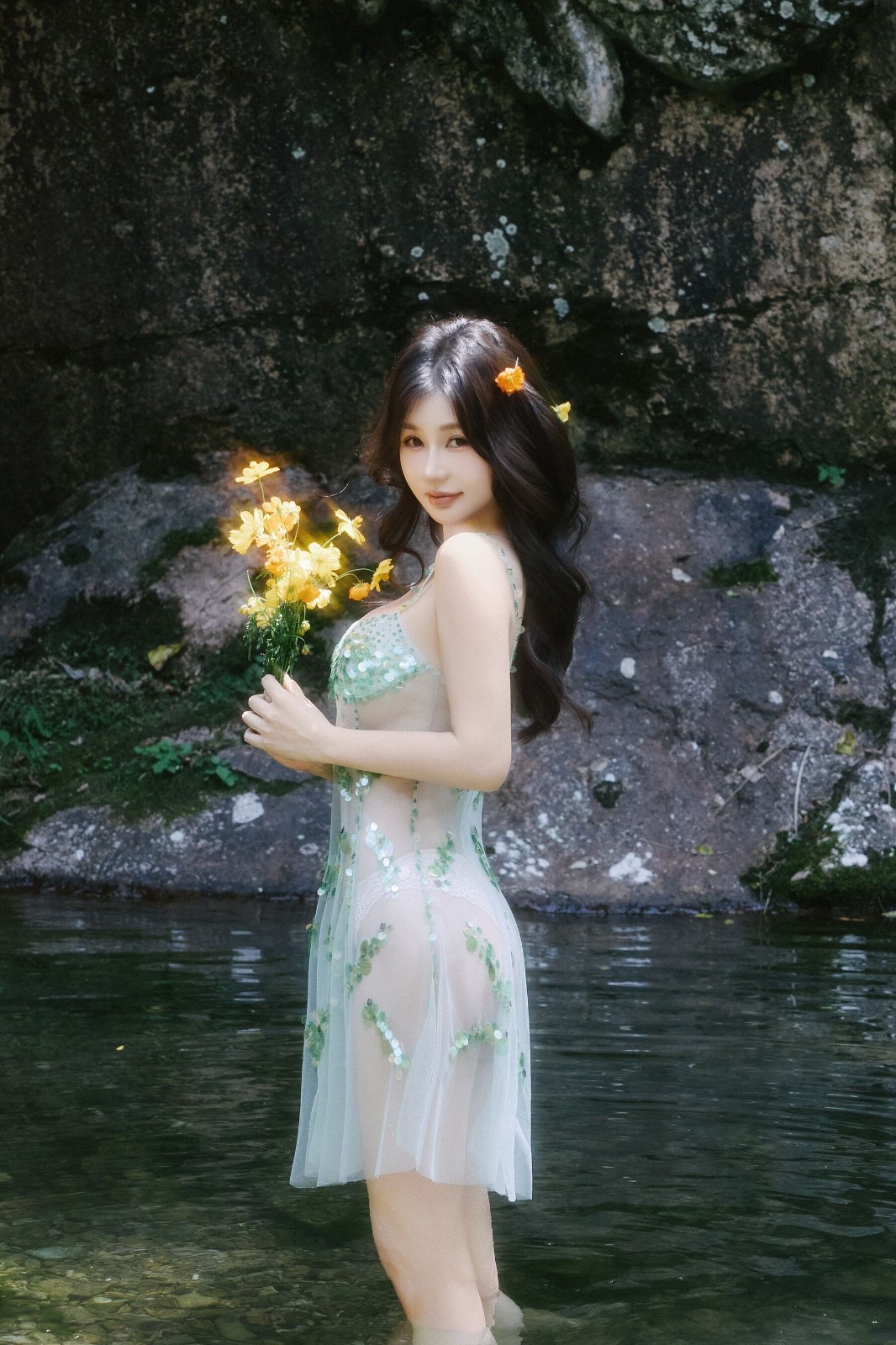 尹甜甜《私購流出》Vol. 10756