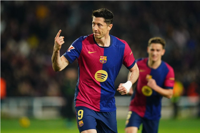 巴萨狂飙！主场10连胜碾压马略卡，弗里克剑指西甲王座！