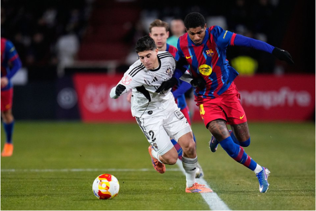 不回曼联，偏在巴萨当替补！33场造21球神锋到底怎么了？