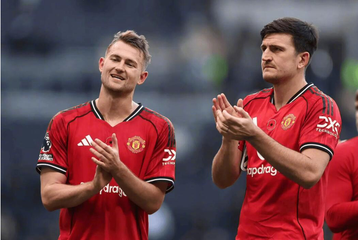 罗马诺透露梅努留曼联内幕，那不勒斯曾深入谈判