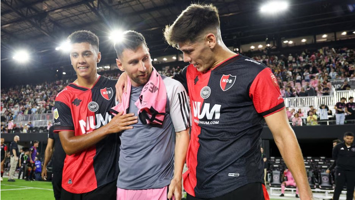 纽维尔老男孩总监否认梅西2027年回归传闻