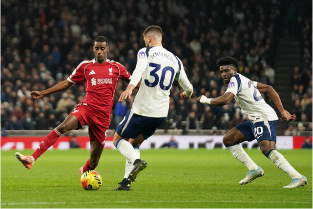 争冠？笑话！利物浦1.4亿神锋变玻璃人，1年踢16场身价猛跌！