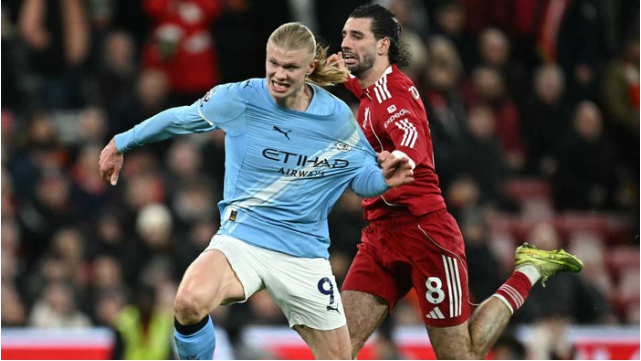 英超争议反击：索博拽哈兰德球衣染红，皮球慢悠悠滚入球网被取消